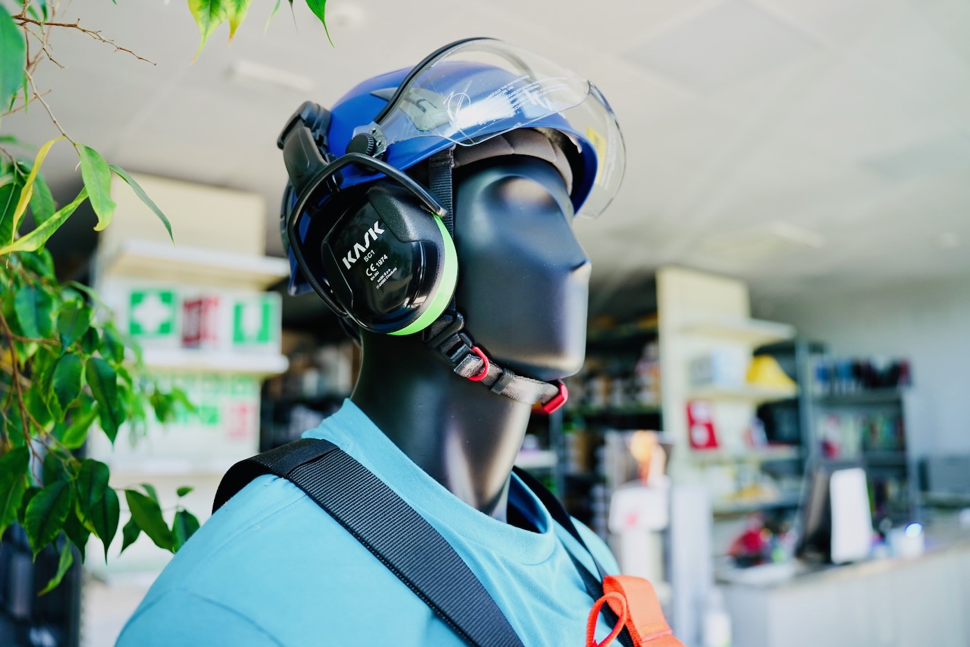 DSC00100 Abbigliamento antinfortunistico e DPI antincendio riminese