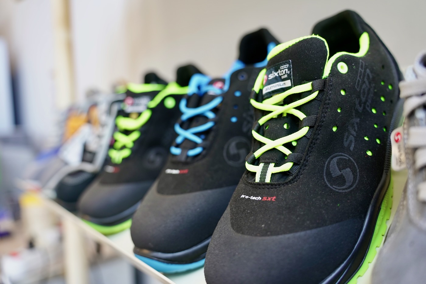 DSC00112 Scarpe antinfortunistiche sicurezza sul lavoro vendita antincendio riminese