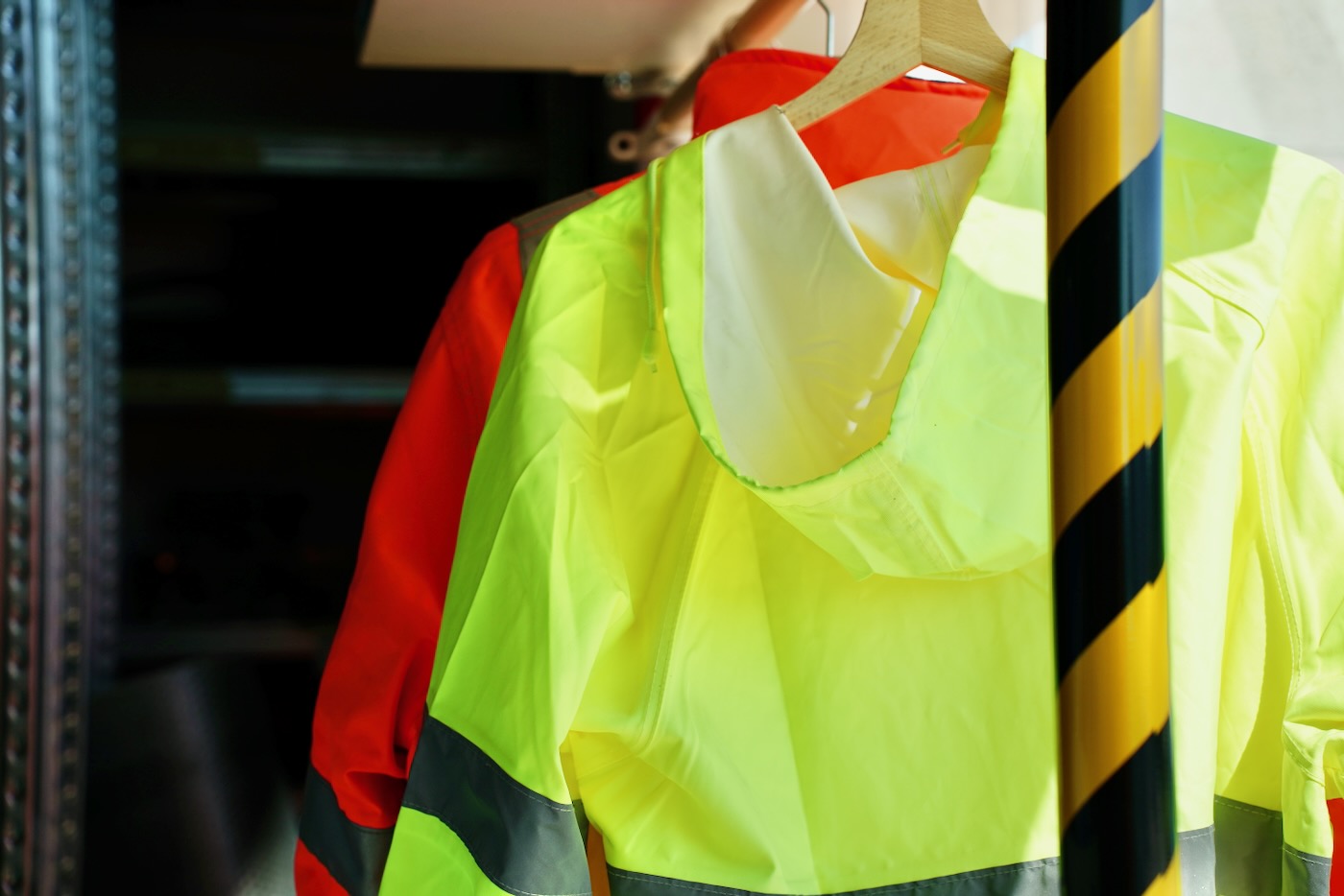 DSC00136 Abbigliamento da lavoro e alta visibilità ar antincendio riminese